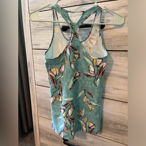 Calia by Carrie Underwood athletic floral top Extra Small - Picture 2 of 4